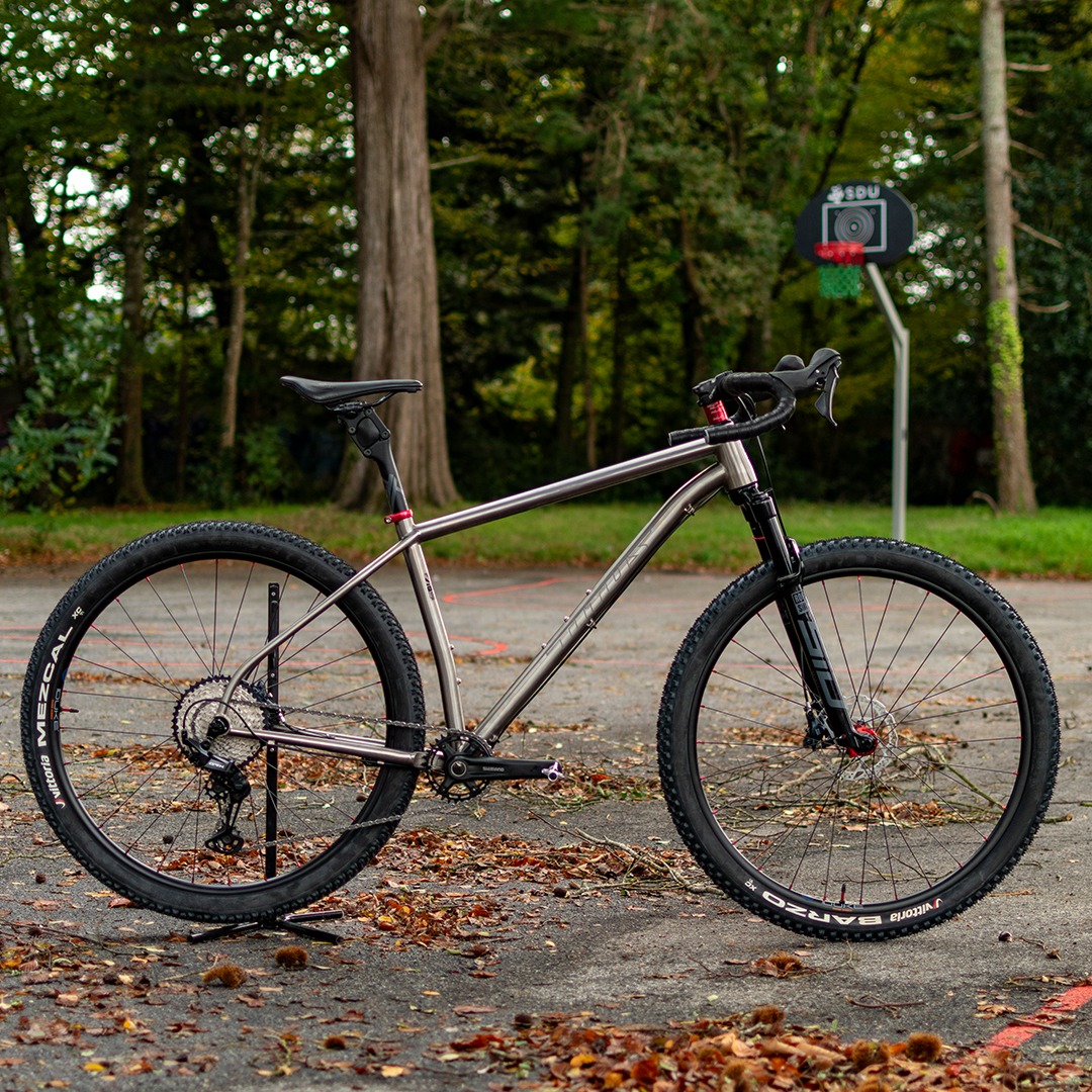 Monster gravel titane